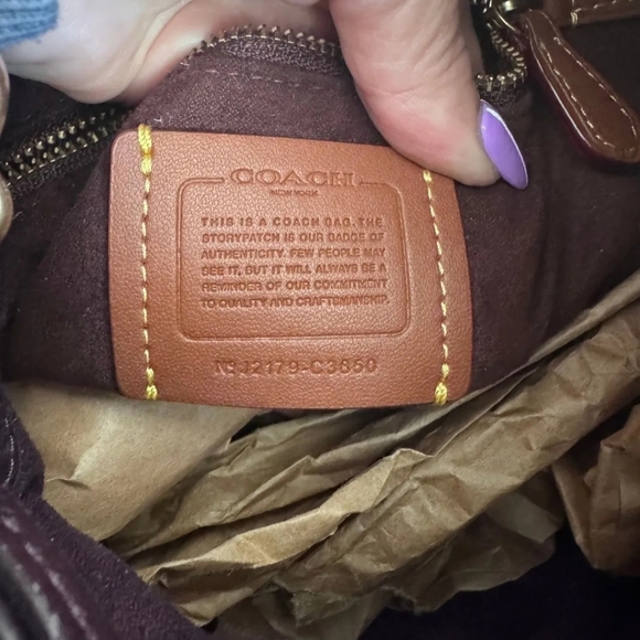 Coach Field Bucket Bag in Colorblock Leather Purple & Black. Dustbag Included. - Picture 4 of 11